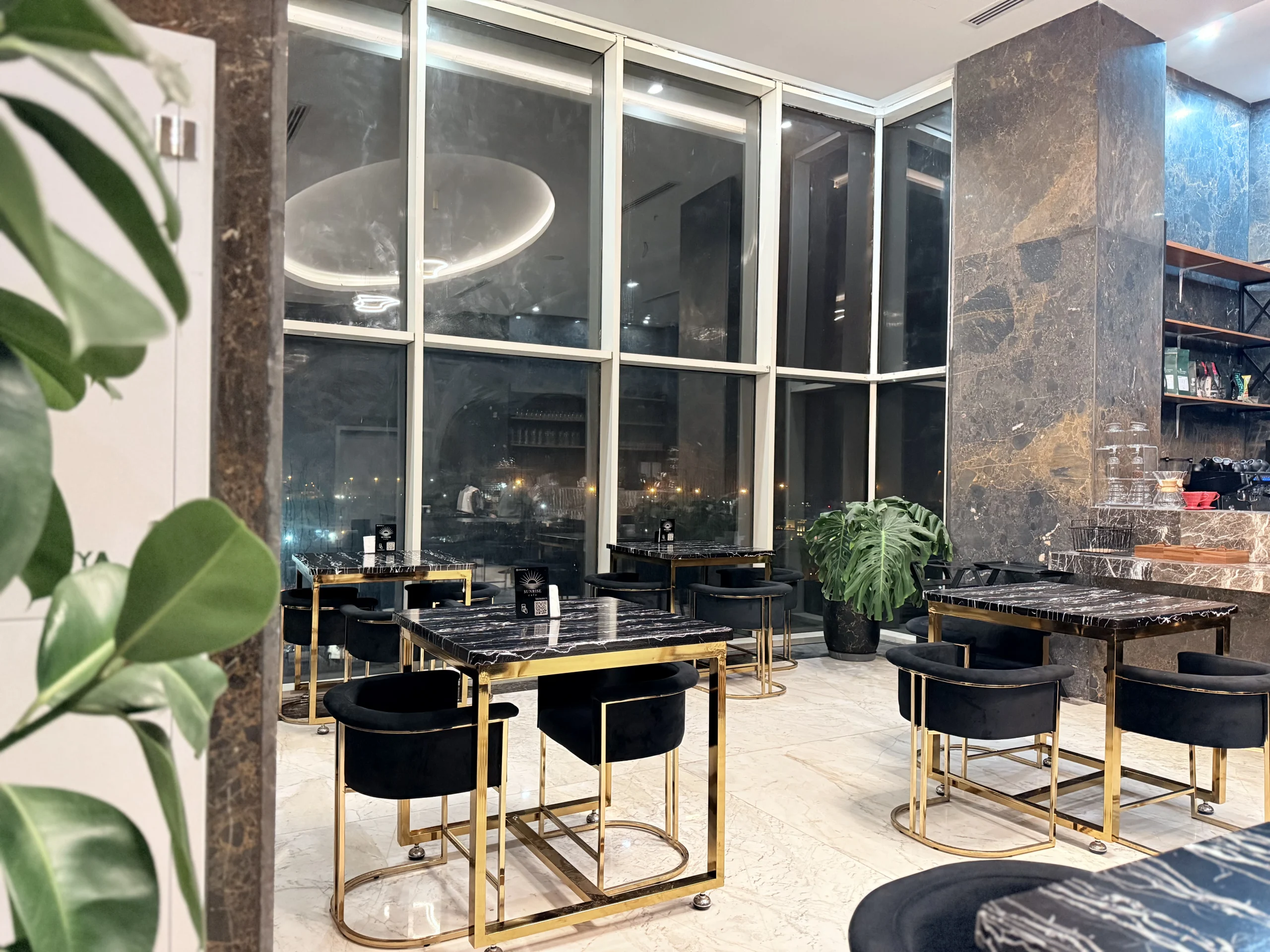 فضای کافه و ویو