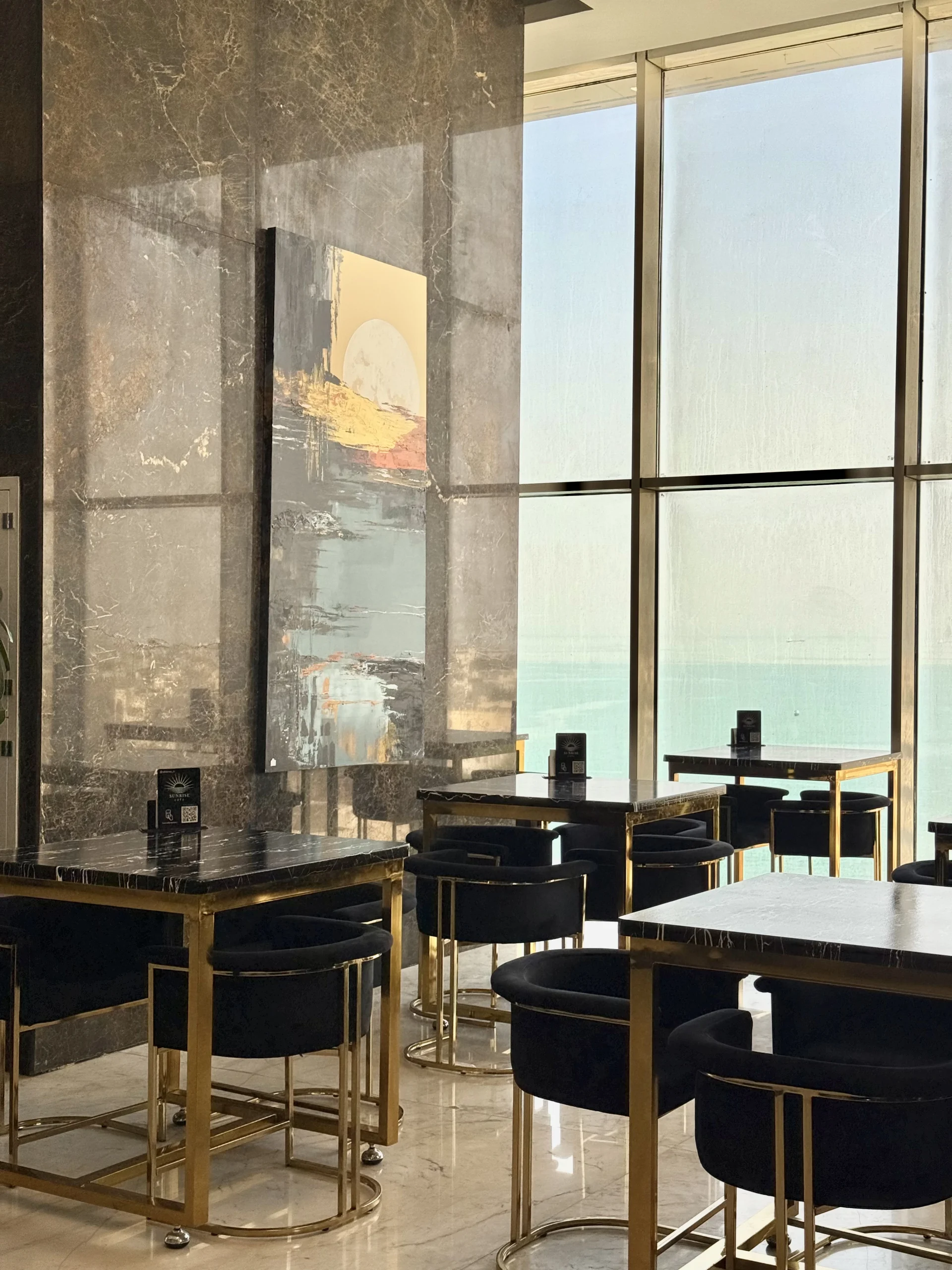 کافه سانست هتل خورشید