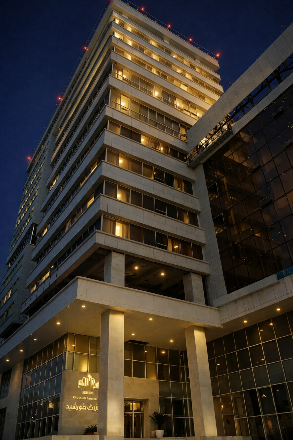 نمای هتل بزرگ خورشید بوشهر